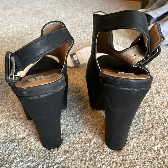 Steve Madden Platform Wedge Heel - Picture 4 of 4